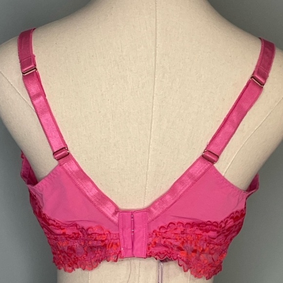 Savage x Fenty Curvy Floral Lace & Mesh Bralette in Hot Pink - Picture 4 of 7